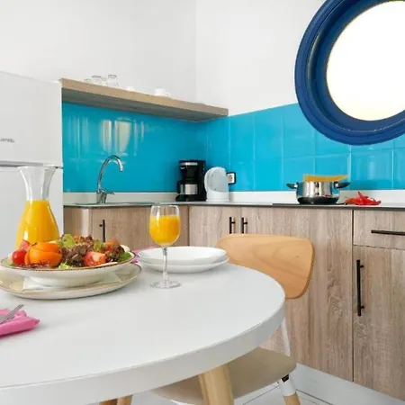 Апартаменти One Bedroom With A Pool, Near Playa Chica *
