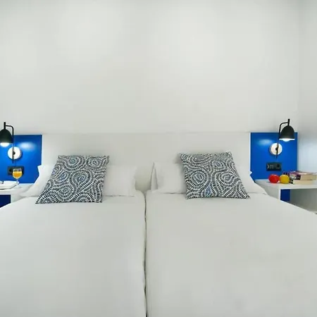 Апартаменти One Bedroom With A Pool, Near Playa Chica