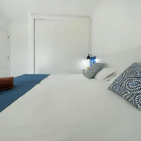 Апартаменти One Bedroom With A Pool, Near Playa Chica *